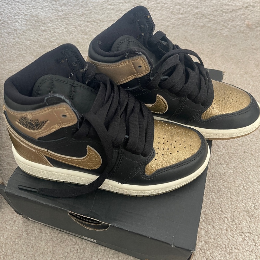 Jordan Kids Black and Gold Sneakers